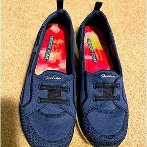 Skechers tennis shoes